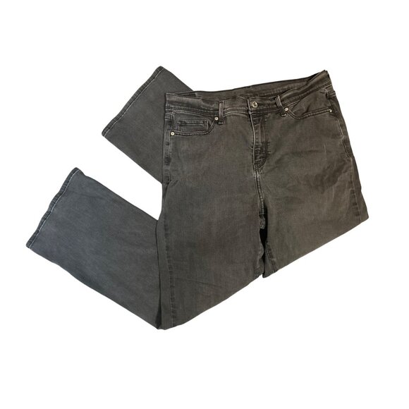 Levi's Classic Black Tab (Sta-Prest) Mid-Rise Boot-Cut Jeans in Washed Black Siz - Picture 2 of 7